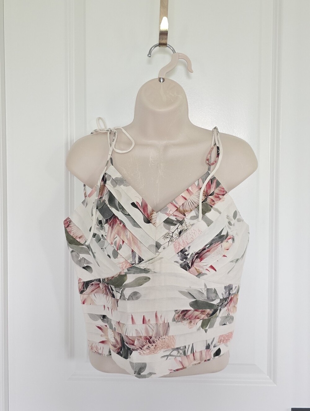NWT Express Floral Linen Crop Top Sz Medium